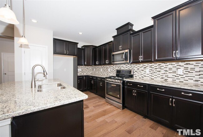 Foto del edificio - 1634 Cary Reserve Dr