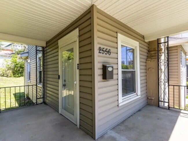 Foto del edificio - 2556 Williams Ave