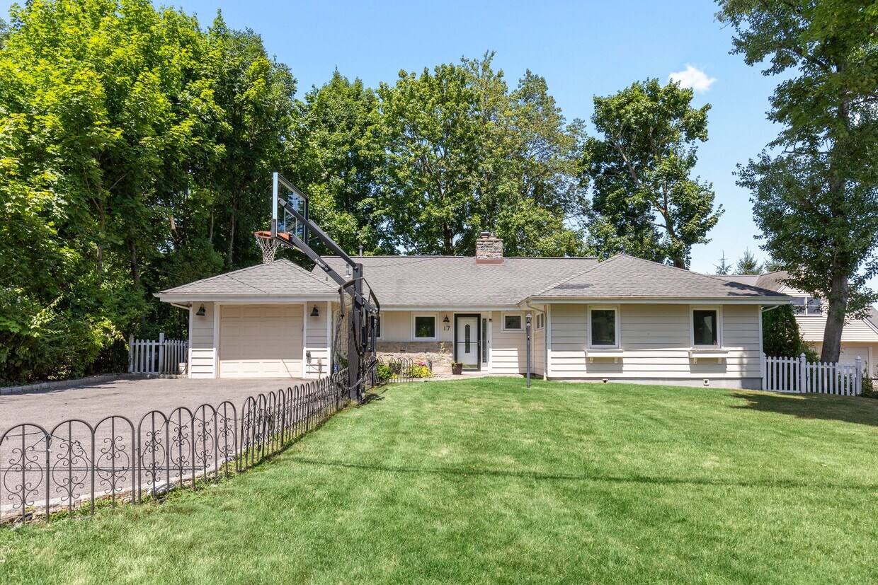 Foto principal - 17 Soundview Ave