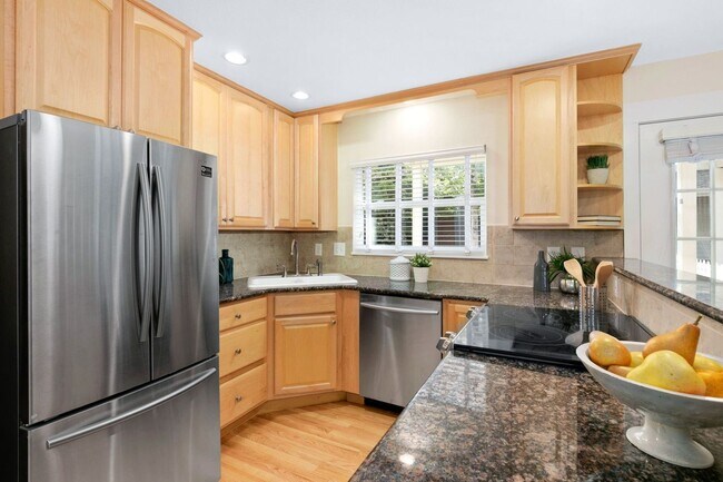 Foto del edificio - A Boulder Gem -  2 BD 1.5 BA Townhome avai...