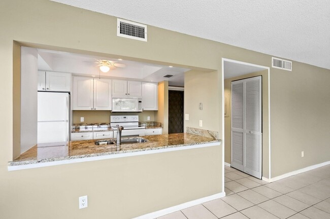 Foto del edificio - 2243 NW 22nd Ave