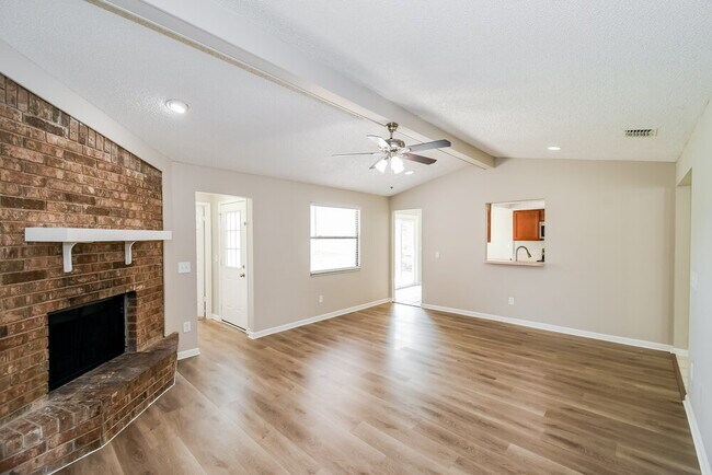 Foto del edificio - 460 Kevin Dr