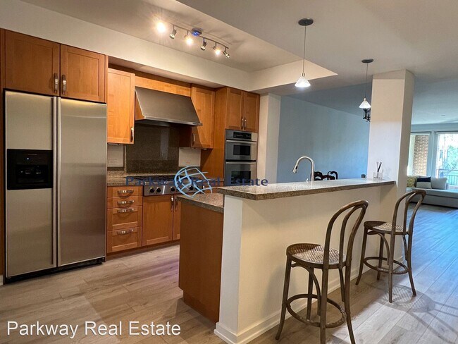 Building Photo - 2 br, 2 bath House - 5440 La Jolla Blvd #E206