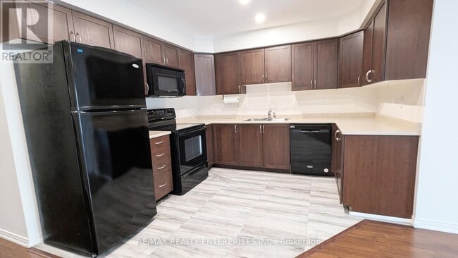 Building Photo - 13 - 2557 SIXTH LINE