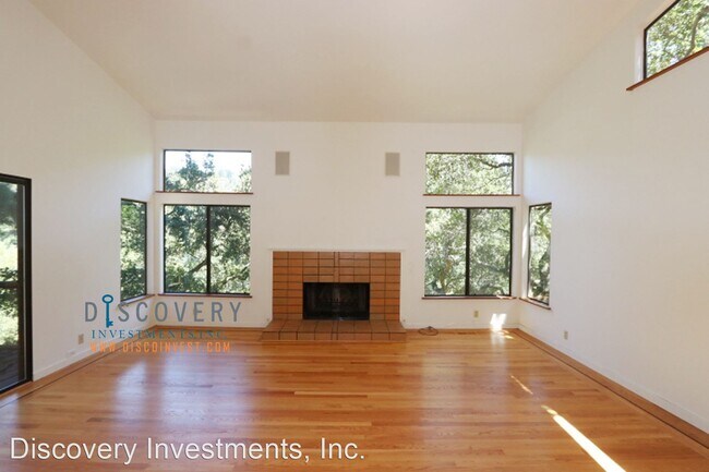 Building Photo - 4 br, 2.5 bath House - 5635 Merriewood Dr.