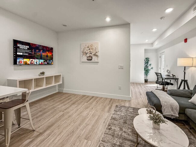 Foto del edificio - 2400 E Huntingdon St