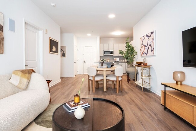 Interior Photo - 55 Riverwalk