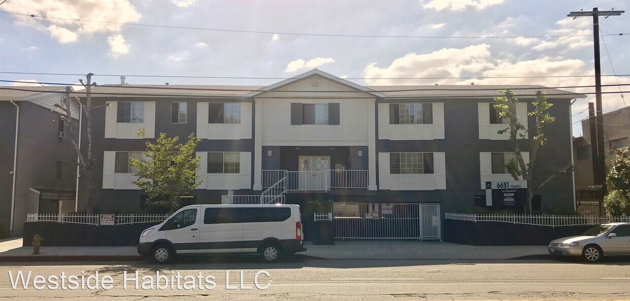 Primary Photo - 6651 Haskell Ave