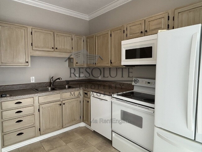 Building Photo - 6123 Highcastle Ct