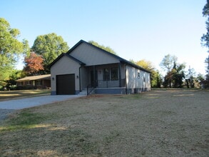 Building Photo - 2071 Gladwood Ln