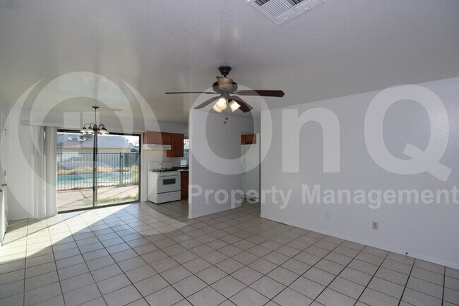Building Photo - 1735 W Bluefield Ave