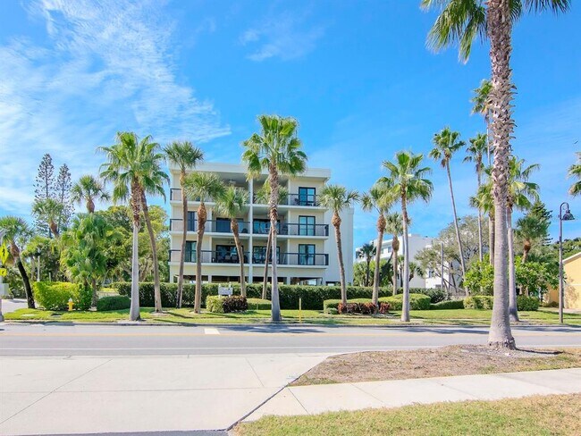 Foto del edificio - 3200 Gulf Blvd