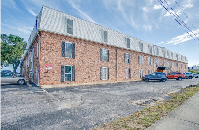 Foto del edificio - Waterfront Bayview Terrace Condo – Updated 2BR, 1.5BA, Open Layout, No Pets – Minutes to Beaches,...