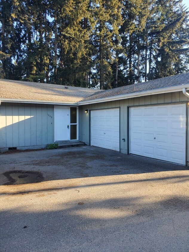 Primary Photo - 3 Bedroom Duplex in Olympia