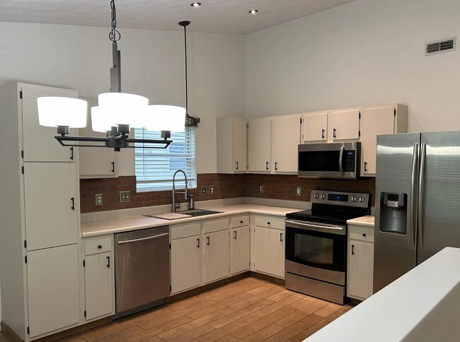 Foto del edificio - 573 Hearthstone Ct