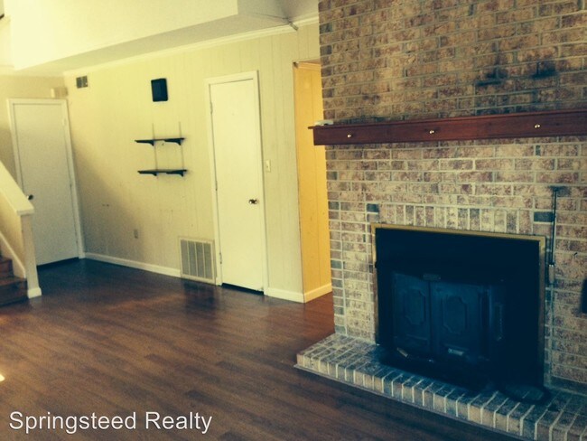 Building Photo - 5921 Bluebonnet Rd