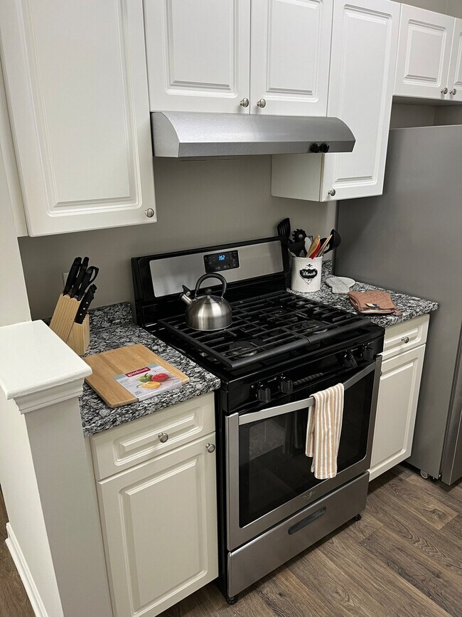 Foto del edificio - 1024 Cranbrook Dr