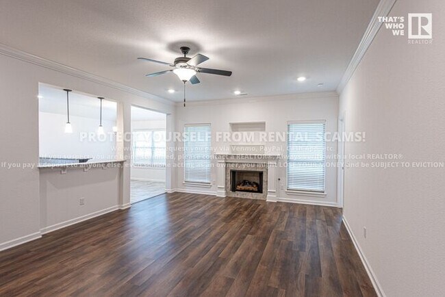 Building Photo - 205 Amber Ln