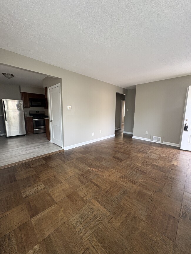 Foto del edificio - 228 Phillips Ave