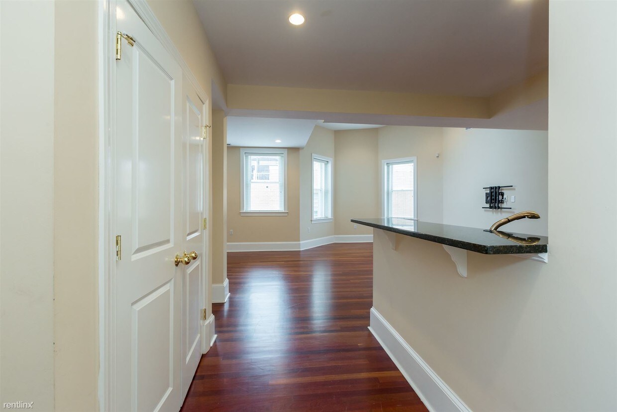 Primary Photo - 1324 Euclid St NW