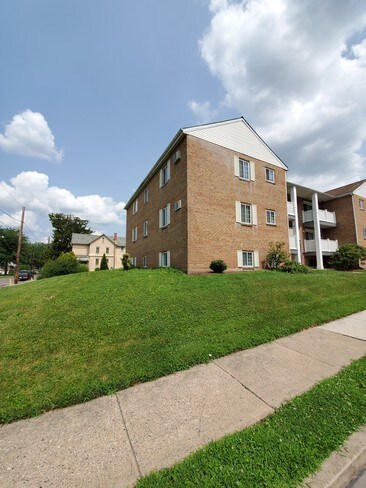 Building Photo - 255 Gay St