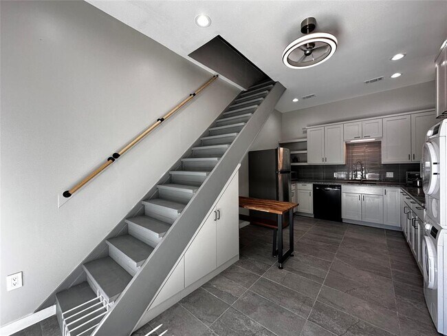 Foto del edificio - 914 E 39th St