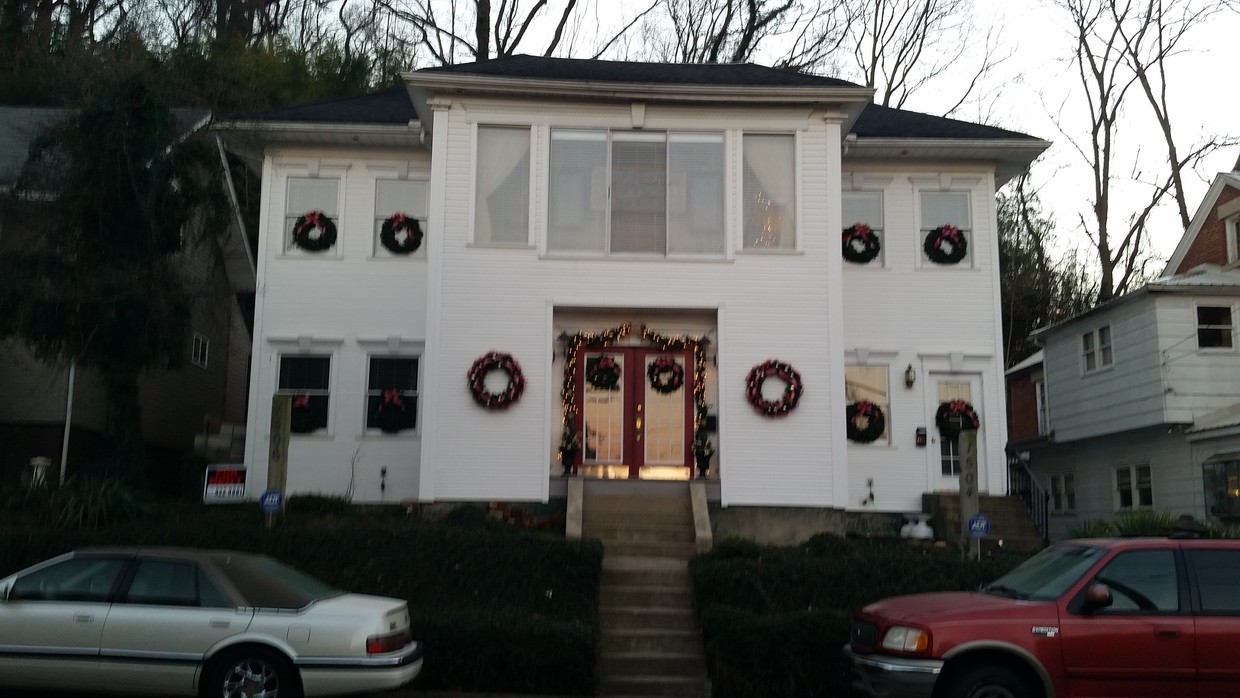 Primary Photo - 1504 Hilton Ave
