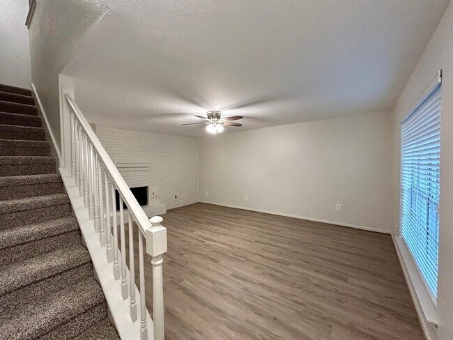 Foto del edificio - 1493 Springrock Ln