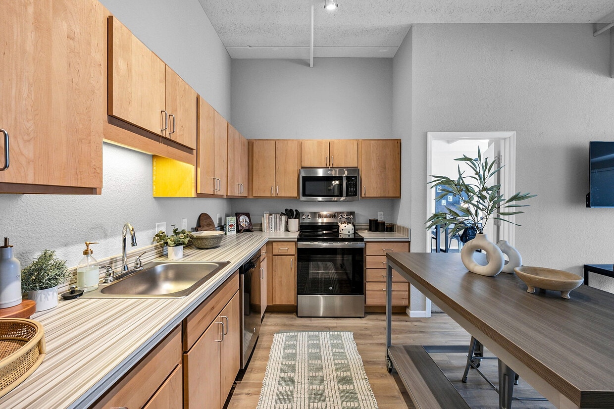 175-Radius at 15th - Model - Kitchen (3) - Radius