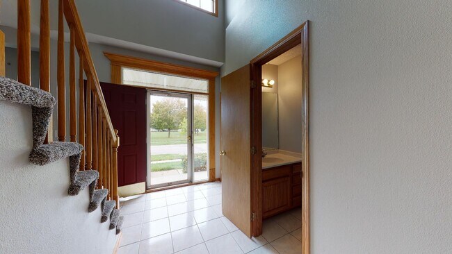 Foto del edificio - Beautiful Home - Available Augst 2026