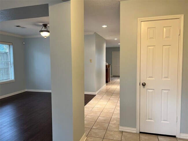 Building Photo - 12918 Sandri Ln