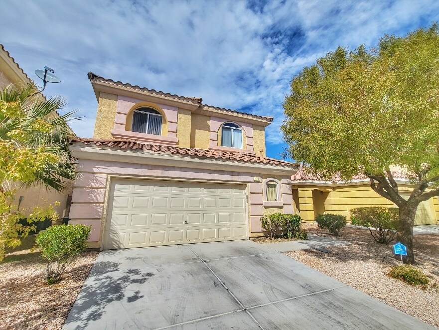 Foto principal - 180 Hickory Heights Ave