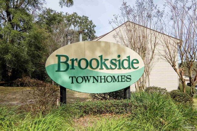 Foto del edificio - 912 Brookside Ct
