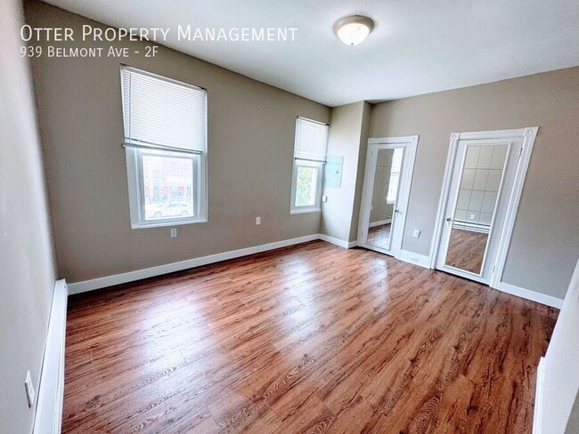 Building Photo - 939 Belmont Ave