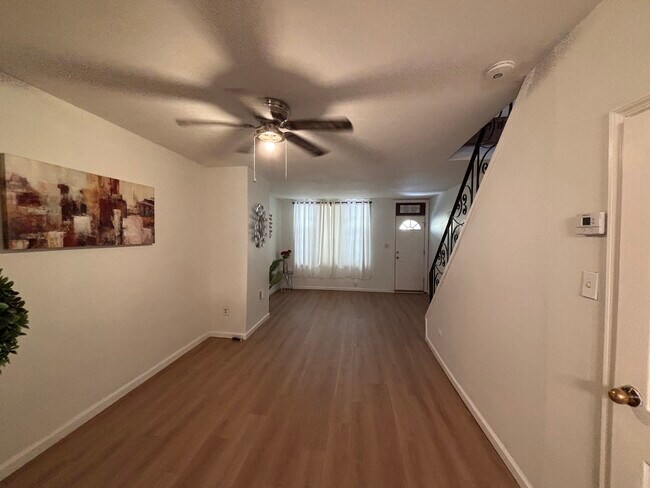 Building Photo - 1529 S 28th St