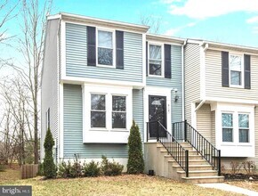 Building Photo - 6121 Cedar Wood Dr