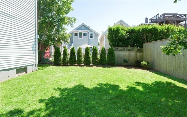 Foto del edificio - 5-15 Underwood Ct