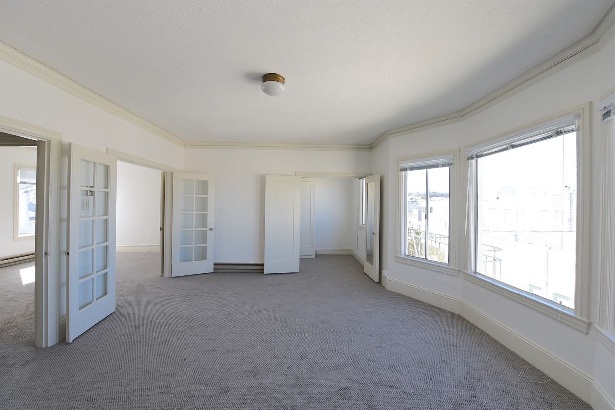 Building Photo - 421 14th Ave