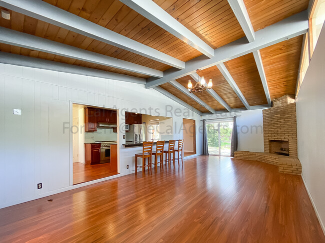Building Photo - 1806 Magnolia Way