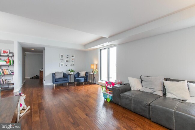 Foto del edificio - 1720 Oakwood Terrace