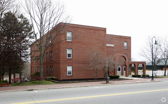 Pillsbury Square Apartments Derry, NH