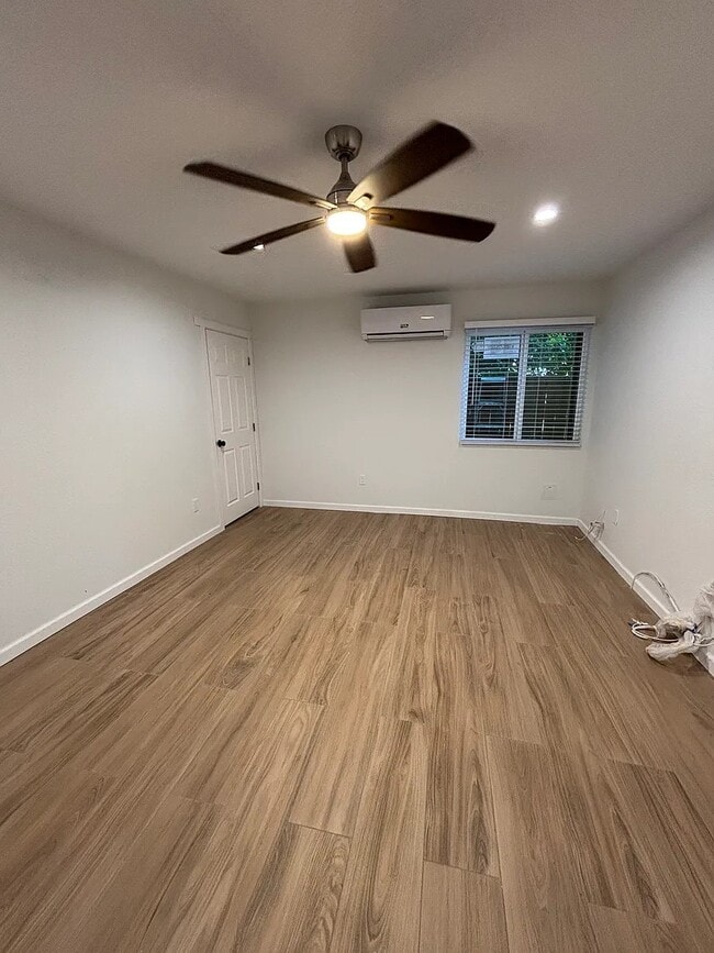 Foto del edificio - 4022 W 130th St