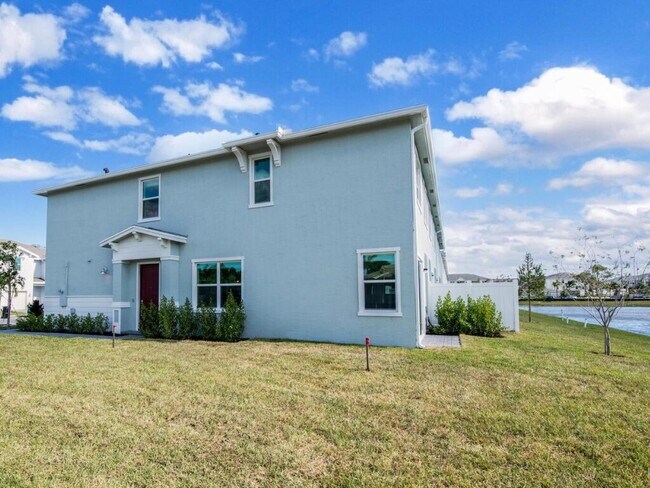 Building Photo - 246 SE Woodbark St