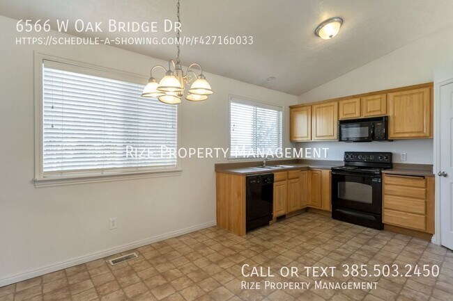 Foto del edificio - 6566 Oak Bridge Dr