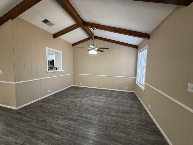 Building Photo - "Charming 2-Bed, 2-Bath Duplex 1,250 Sq Ft of Comfort in Lubbock!"