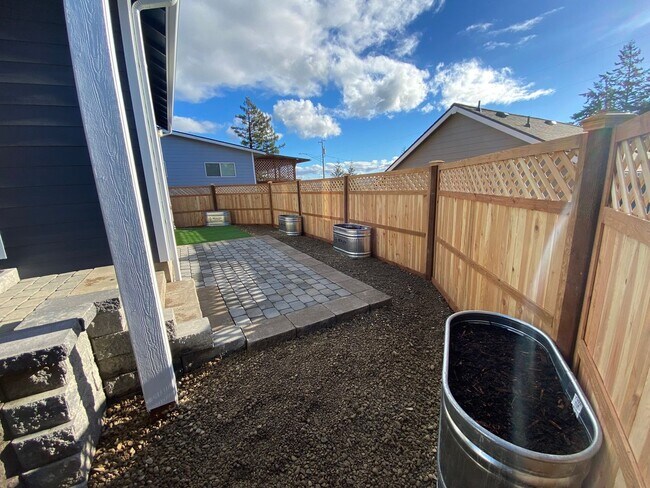 Foto del edificio - BRAND NEW 1 BEDROOM ON OREGON'S ADVENTURE COAST!