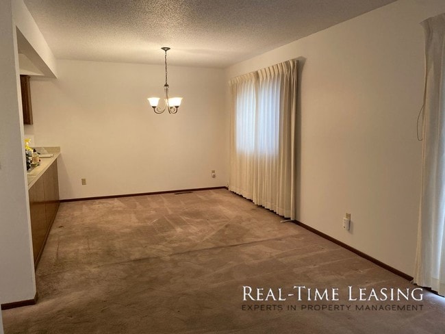 Building Photo - 2BR/1.5BA TOWNHOME AVAILABLE NOW