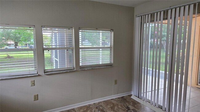 Foto del edificio - 1657 Tremont Ln