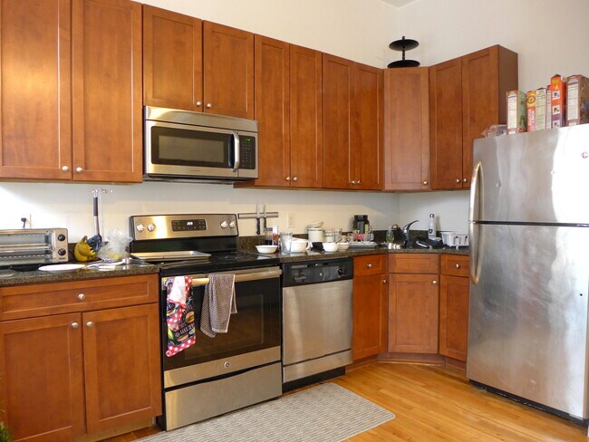 Building Photo - 553 Shawmut Ave