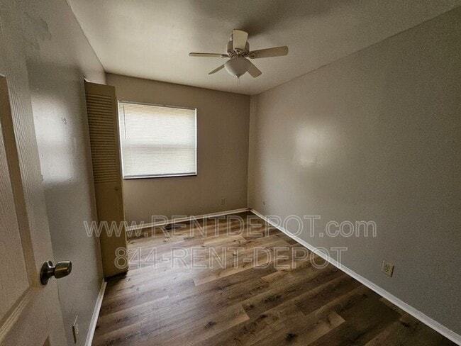 Foto del edificio - 1531 E Riverside Dr